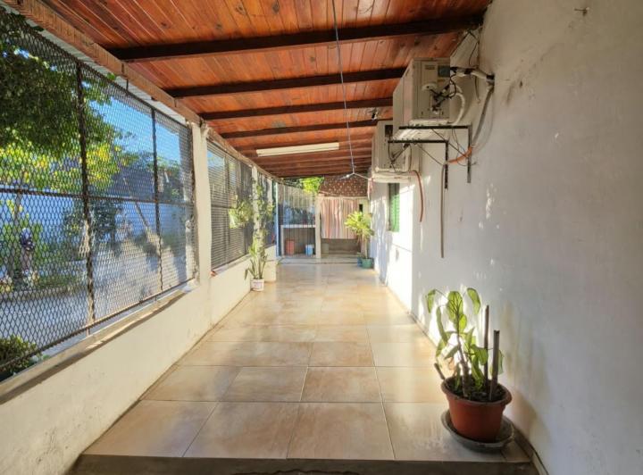 Casa · 200m² · 5 Ambientes