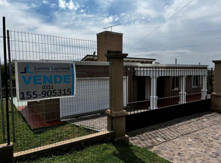 Casa · 400m² · 4 Ambientes · 2 Cocheras