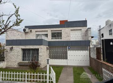 Fachada · Casa en Venta Villa Belgrano m Recta Martinolli Zona Colegios y Bancos