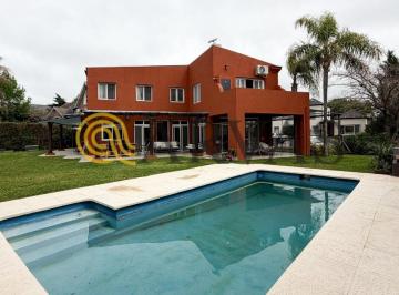 Casa de 5 ambientes, San Fernando · Casa de 3 Dorm en Rincon del Arca - Temporal - Pileta - Jardín - Quincho