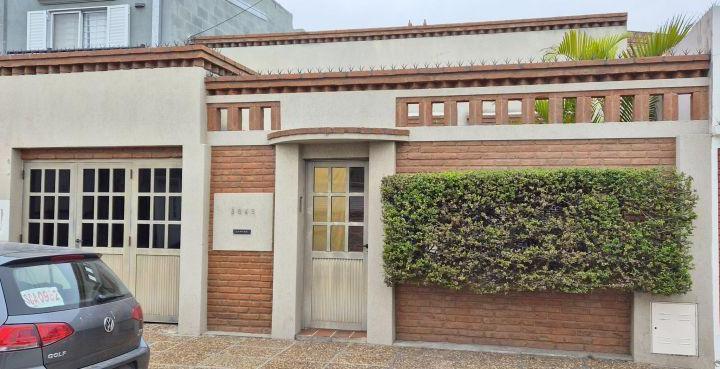 Casa · 146m² · 2 Dormitorios · 1 Cochera