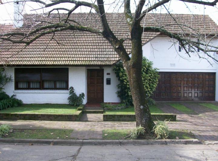 Casa · 190m² · 1 Ambiente · 2 Cocheras