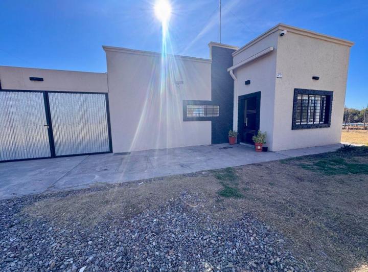 Casa · 184m² · 5 Ambientes · 3 Cocheras