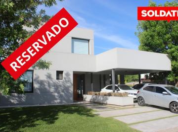 Casa · 260m² · 5 Ambientes · 2 Cocheras · Casa en Alquiler Anual Amueblada, Patricias Argentinas Al 2100, Barrio Los Tacos