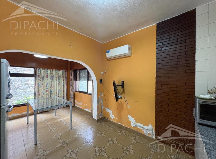 Casa · 188m² · 7 Ambientes · 2 Cocheras