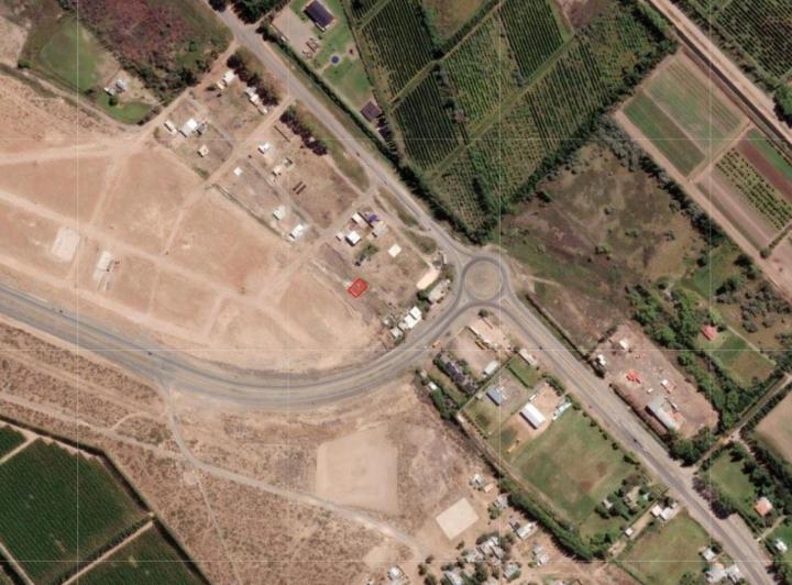 Terreno · 216m²