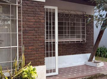 Terreno , La Plata · Casa de Dos Dorm. con Jardin