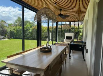Casa · 250m² · 5 Ambientes · 2 Cocheras · Casa - Talar del Lago I