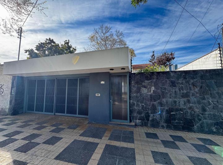 Casa · 490m² · 10 Ambientes · 2 Cocheras