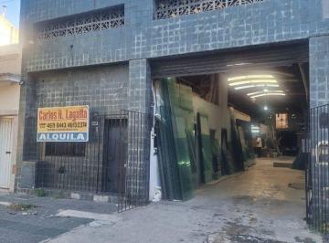Bodega-Galpón de 6 ambientes, Parque Avellaneda · Alquiler Excelente Galpón con Oficina y Vivienda Pergamino 947