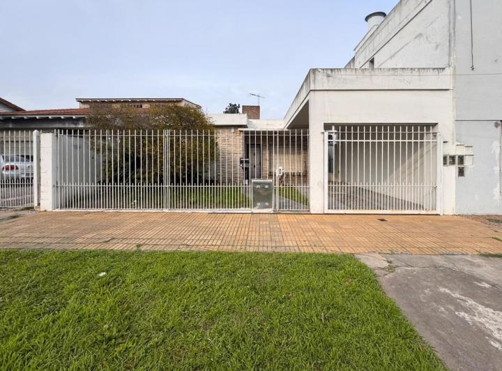 Casa · 100m² · 3 Ambientes · 1 Cochera