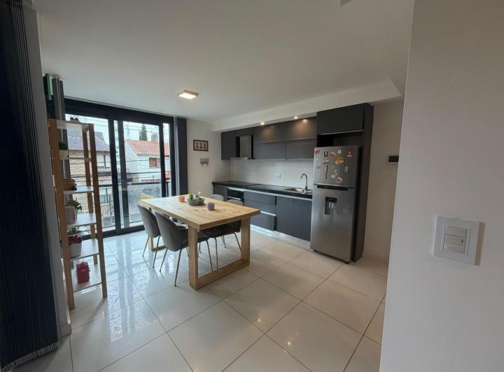 Departamento · 98m² · 4 Ambientes · 1 Cochera