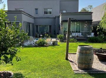 Casa · 240m² · 5 Ambientes · 2 Cocheras · Casa en Weston Barrio Privado, Club de Campo, Francisco Alvarez