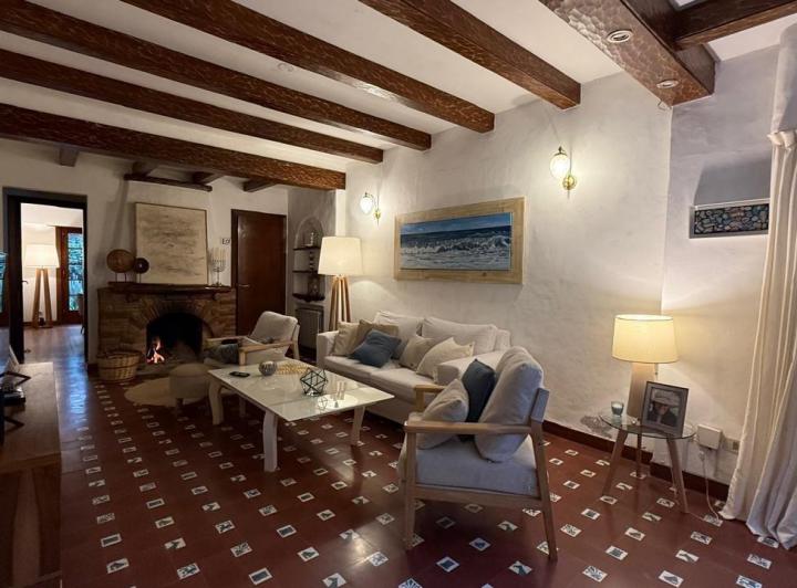 Casa · 172m² · 5 Ambientes · 1 Cochera