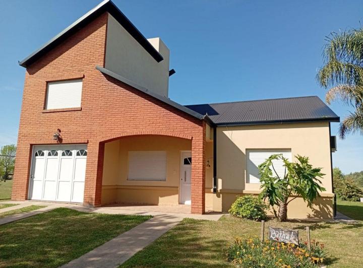 Casa · 120m² · 5 Ambientes · 1 Cochera