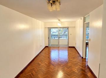 Departamento · 75m² · 5 Ambientes · 1 Cochera · Alquiler de Apartamento de 3 Dorm. con Balcón en Tres Cruces, Montevideo