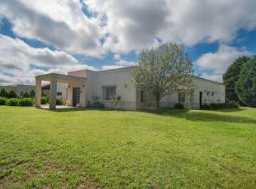 Casa · 185m² · 4 Ambientes · 2 Cocheras · Venta Casa 4 Amb Carlos Keen Primav Golf Apto Cred