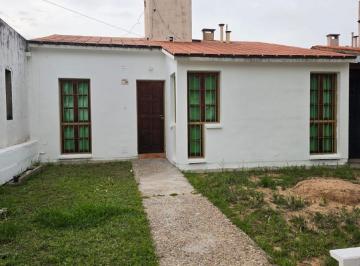 Casa de 4 ambientes, Córdoba · Casa en Alquiler - Dos Dorm. - Los Boulevares