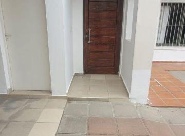 Casa de 8 ambientes, Córdoba · Dúplex en Housing 3 Dorm. en Alquiler en Argüello