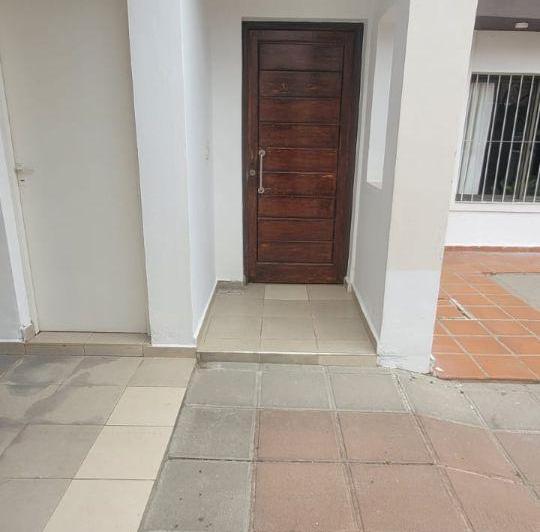 Casa · 110m² · 8 Ambientes · 1 Cochera