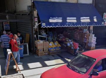 Local comercial en Alquiler de 1 ambiente · Local Comercial 65 m² Av Saenz Zona Muy Transitada a m de Parroquia