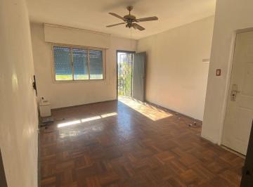 Departamento · 61m² · 4 Ambientes · Apartamento en Alquiler en Parque Batlle/la Blanqueada, con Balcón