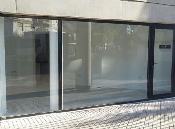 Local comercial · 35m² · 1 Cochera · Local Ubicado en San Juan E Iriondo