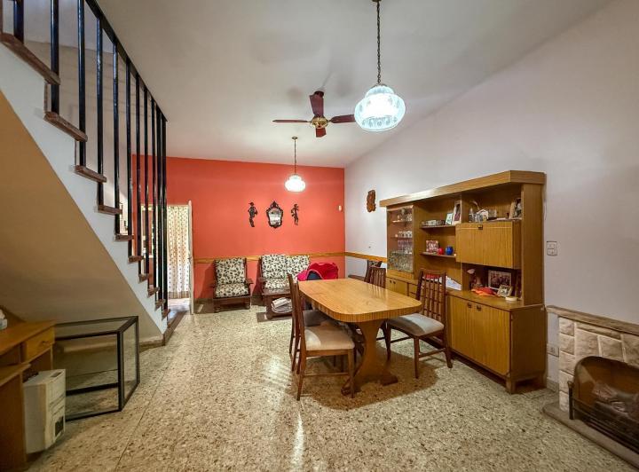 Casa · 278m² · 5 Ambientes · 1 Cochera