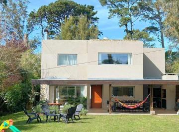 Casa · 180m² · 4 Ambientes · Casa 4 Ambientes - Alquiler Temporario 2026/2027 - Dispo Febrero - Bosque Peralta Ramos
