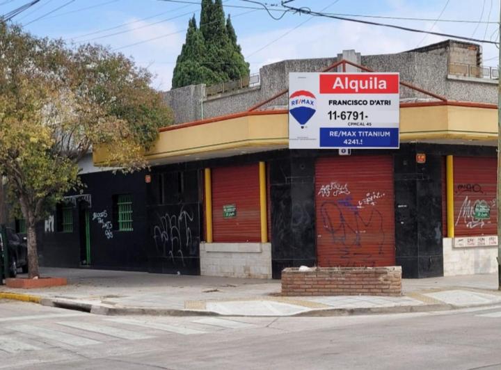 Local comercial · 300m²