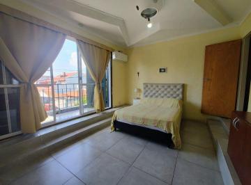 Casa · 258m² · 3 Ambientes · 1 Cochera · Venta Casa 3 Ambientes Lomas de Zamora con Galpon