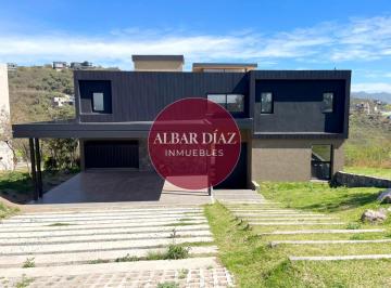 Casa · 1453m² · 7 Ambientes · 2 Cocheras · Casa en Venta La Deseada