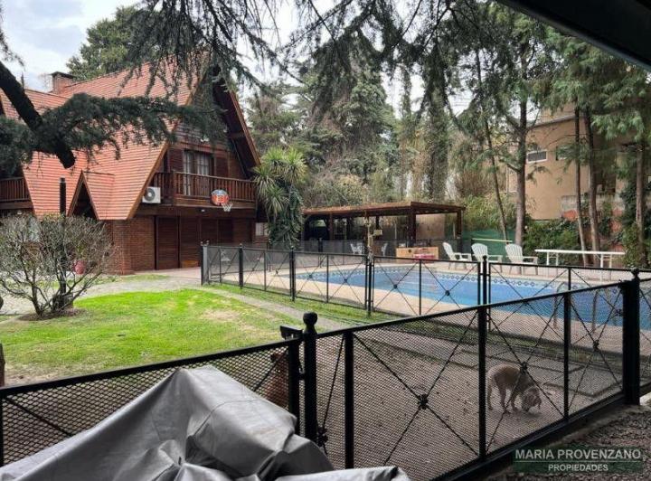 Casa · 244m² · 5 Ambientes