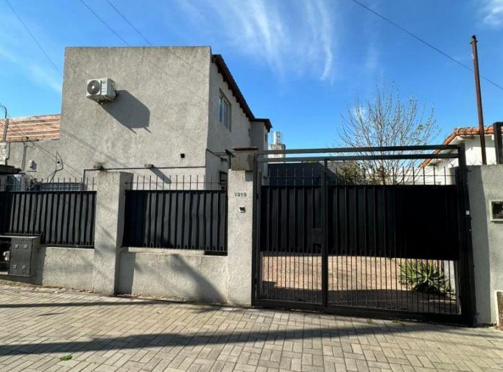 Casa · 110m² · 3 Ambientes · 1 Cochera