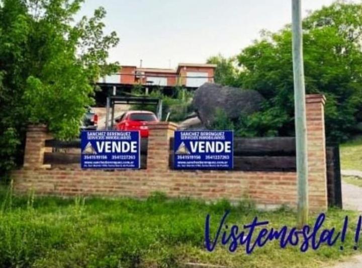Casa · 1800m² · 5 Ambientes · 1 Cochera