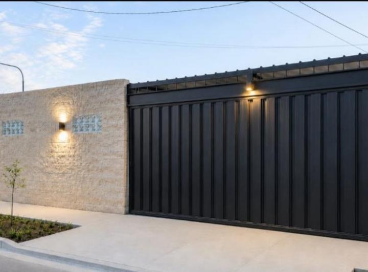 Casa · 103m² · 5 Ambientes · 2 Cocheras