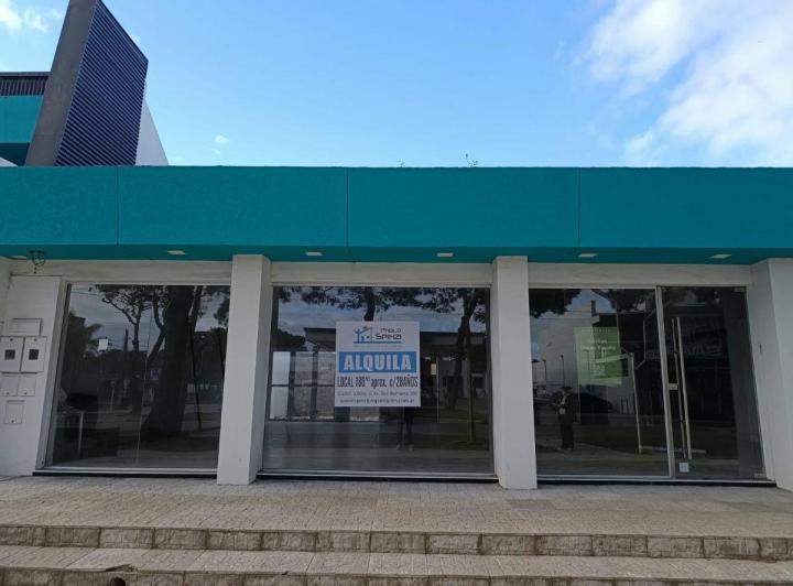 Local comercial · 180m² · 1 Ambiente