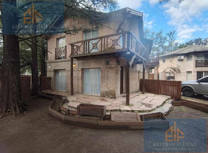 Casa · 476m² · 4 Ambientes · 3 Cocheras