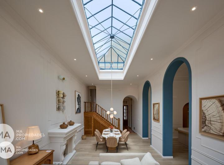 Casa · 205m² · 9 Ambientes · 1 Cochera