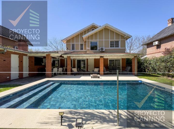 Casa · 203m² · 5 Ambientes · 1 Cochera