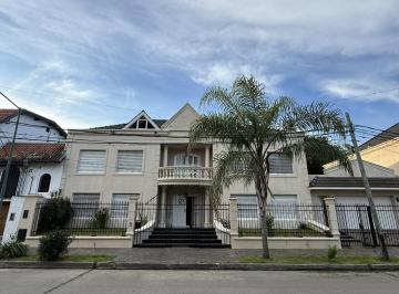 Casa · 480m² · 7 Ambientes · 6 Cocheras · Alquiler de Casa Totalmente Amoblada y Equipada en Martinez San Isidro