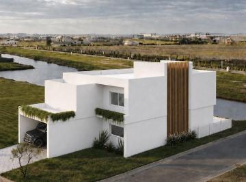 Casa · 600m² · 6 Ambientes · 1 Cochera · Casa a Estrenar 3 Dorm. Cochera y Pileta