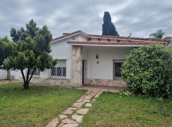 Casa · 250m² · 5 Ambientes · 1 Cochera