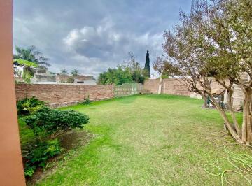 Casa · 181m² · 6 Ambientes · 2 Cocheras · Una Planta - Apto Crèdito Casa y Dpto - Cerro de Las Rosas Casas en Venta
