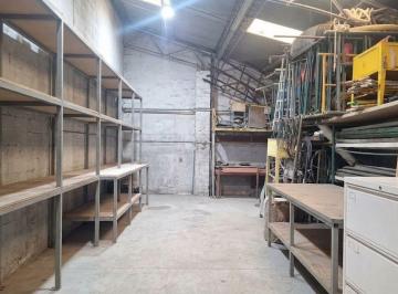 Bodega-Galpón · 136m² · Alquiler Galpón 136 m² C/fosa, Oficina Monte Castro