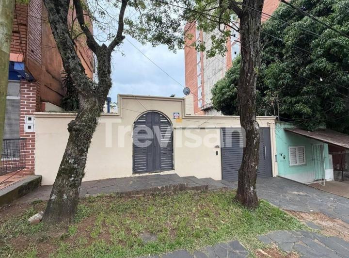 Casa · 224m² · 10 Ambientes · 2 Cocheras