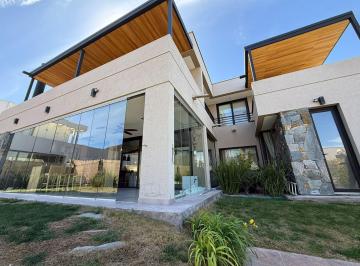 Casa · 281m² · 6 Ambientes · 2 Cocheras · Venta Casa B° Mendoza Norte Las Heras Mendoza