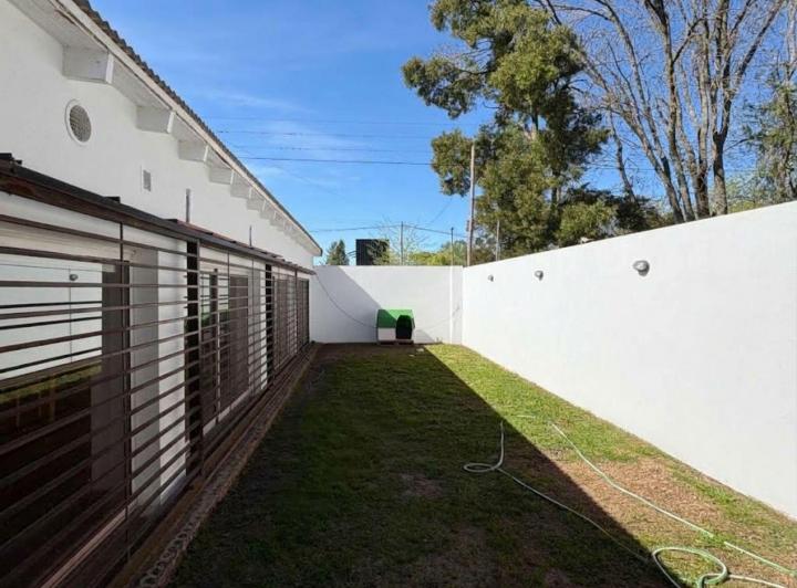 Casa · 145m² · 6 Ambientes · 2 Cocheras