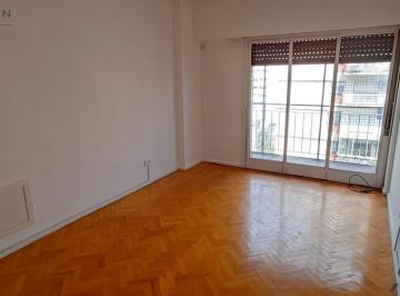 Departamento · 65m² · 4 Ambientes · Av Corrientes Al 4300 Departamento 3 Ambientes con Dependencia y Balcón en Almagro