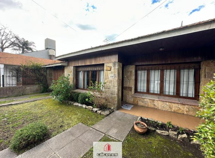 Casa · 91m² · 4 Ambientes · 2 Cocheras